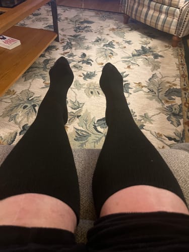 Beverly R. - Viasox EasyStretch™