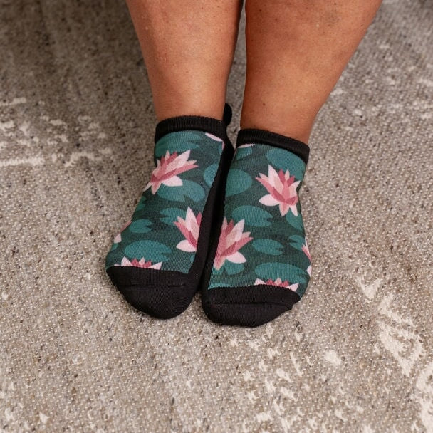 Pink Lotus Diabetic Ankle Socks